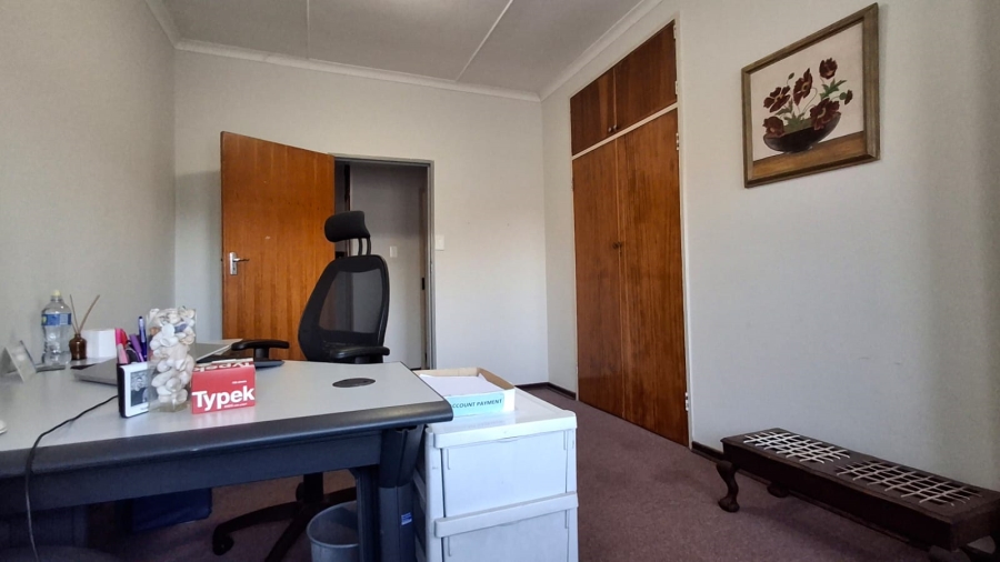 4 Bedroom Property for Sale in Pioneer Park KwaZulu-Natal