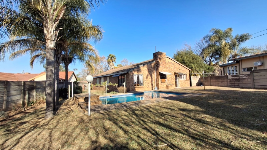 4 Bedroom Property for Sale in Pioneer Park KwaZulu-Natal