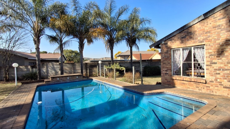 4 Bedroom Property for Sale in Pioneer Park KwaZulu-Natal