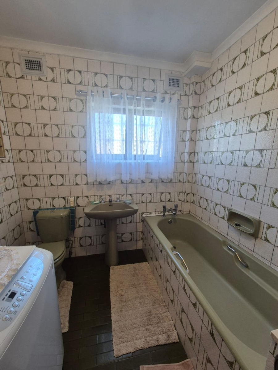 5 Bedroom Property for Sale in Isipingo Beach KwaZulu-Natal