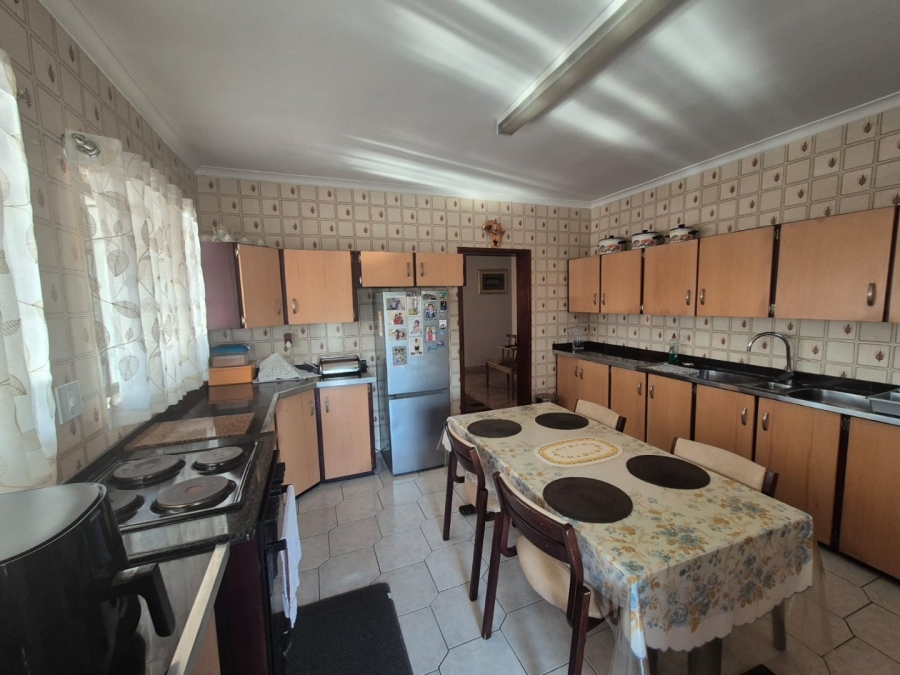 5 Bedroom Property for Sale in Isipingo Beach KwaZulu-Natal