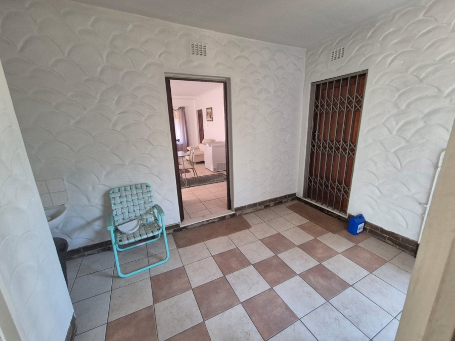 5 Bedroom Property for Sale in Isipingo Beach KwaZulu-Natal