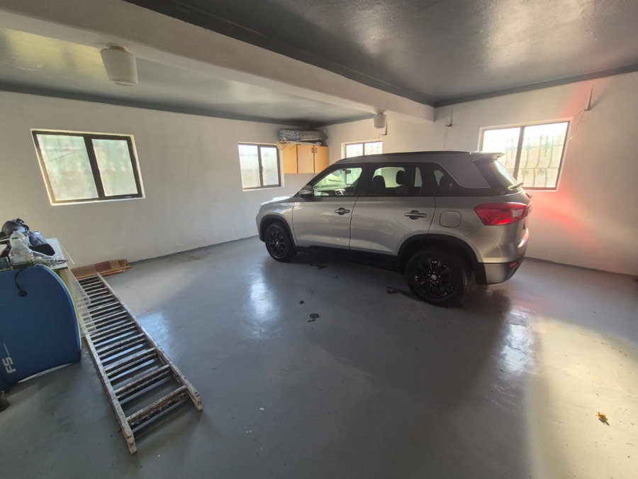 5 Bedroom Property for Sale in Isipingo Beach KwaZulu-Natal