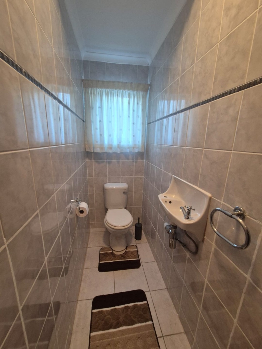 5 Bedroom Property for Sale in Isipingo Beach KwaZulu-Natal
