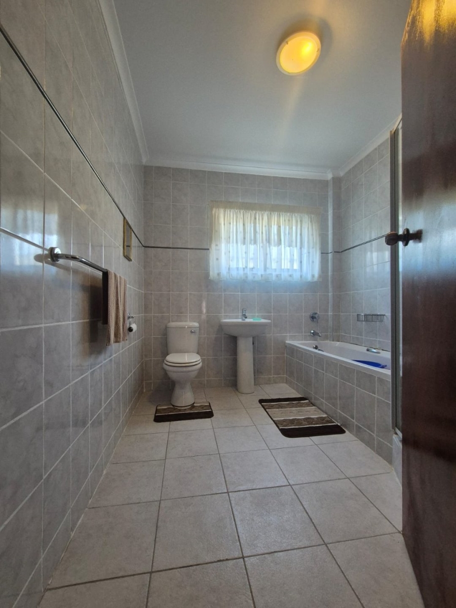 5 Bedroom Property for Sale in Isipingo Beach KwaZulu-Natal