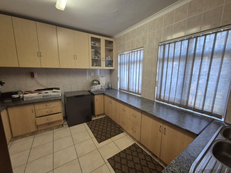 5 Bedroom Property for Sale in Isipingo Beach KwaZulu-Natal