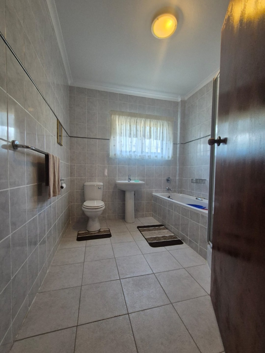 5 Bedroom Property for Sale in Isipingo Beach KwaZulu-Natal