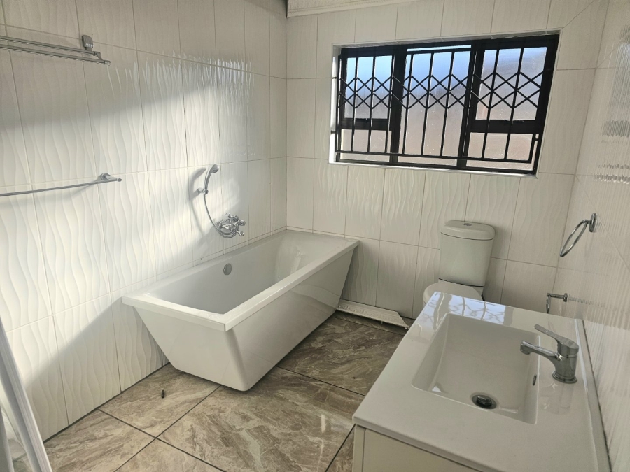 To Let 3 Bedroom Property for Rent in Sunnyridge KwaZulu-Natal