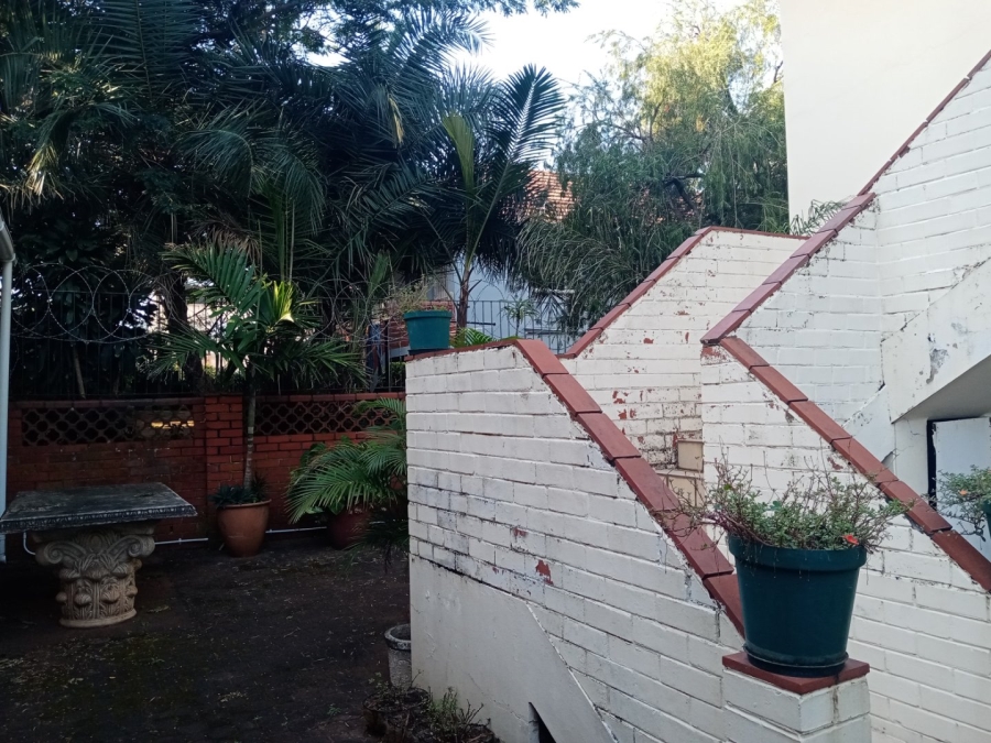 8 Bedroom Property for Sale in Essenwood KwaZulu-Natal