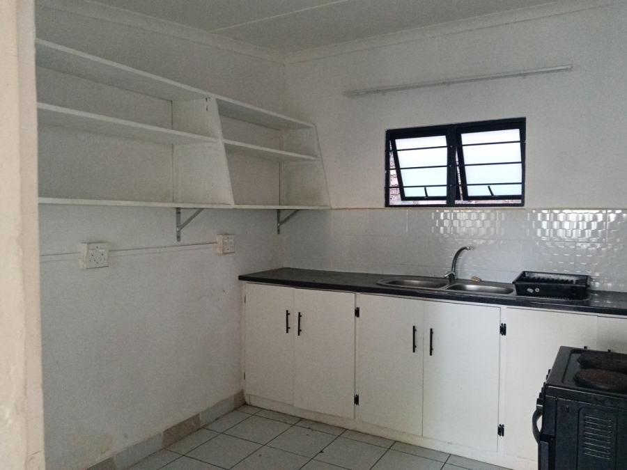 8 Bedroom Property for Sale in Essenwood KwaZulu-Natal
