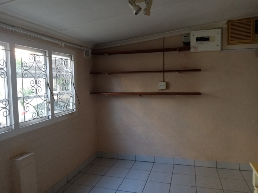 8 Bedroom Property for Sale in Essenwood KwaZulu-Natal