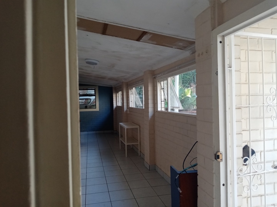 8 Bedroom Property for Sale in Essenwood KwaZulu-Natal