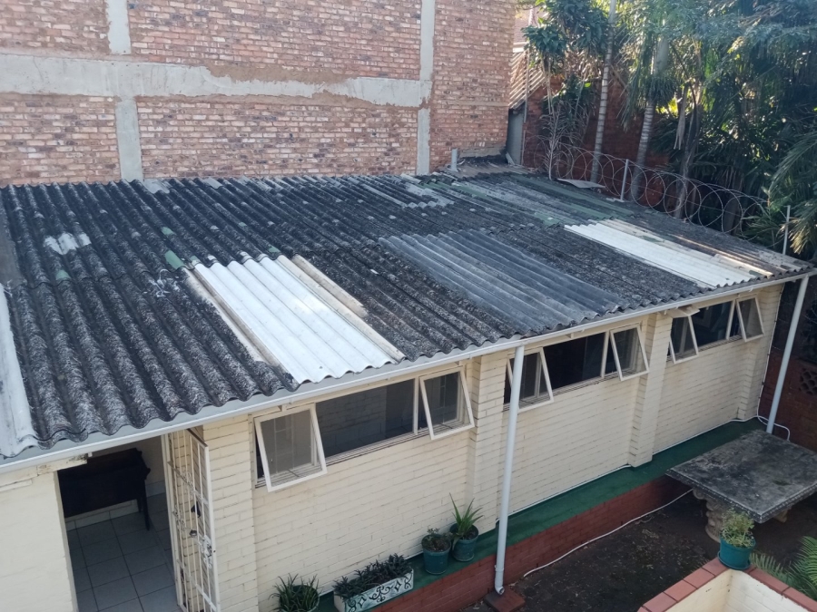 8 Bedroom Property for Sale in Essenwood KwaZulu-Natal