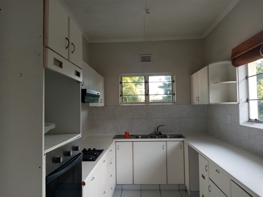 8 Bedroom Property for Sale in Essenwood KwaZulu-Natal