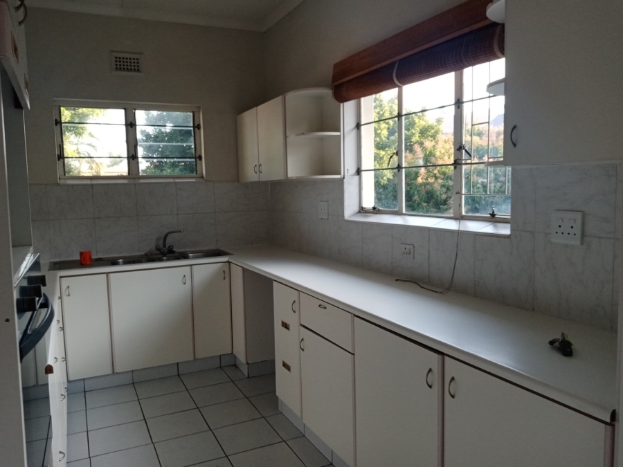 8 Bedroom Property for Sale in Essenwood KwaZulu-Natal