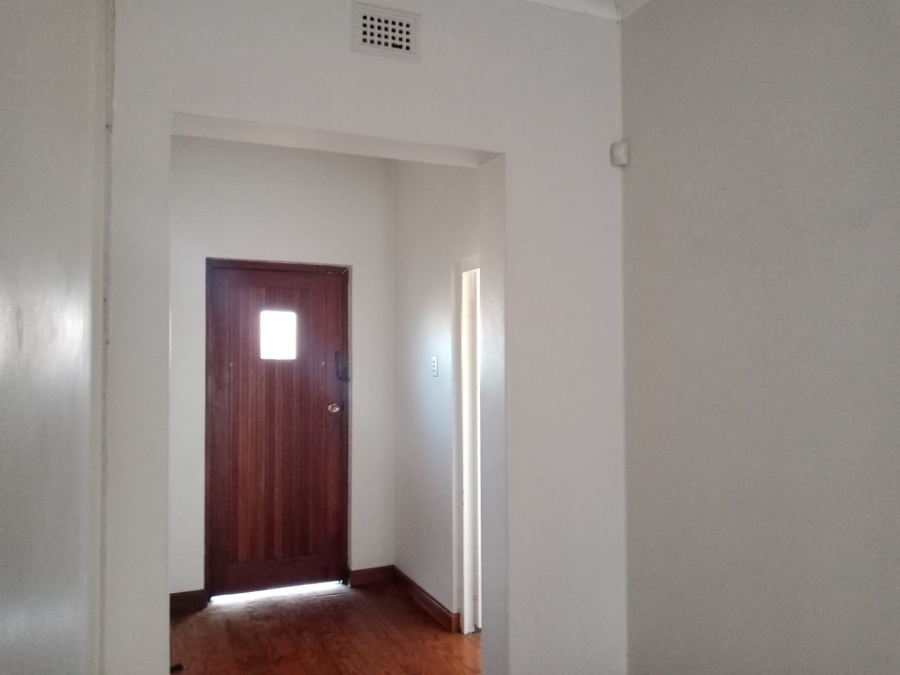 8 Bedroom Property for Sale in Essenwood KwaZulu-Natal