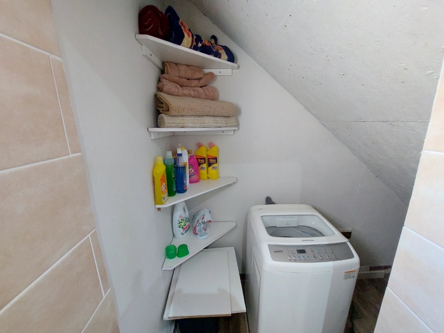 To Let 2 Bedroom Property for Rent in Clare Hills KwaZulu-Natal
