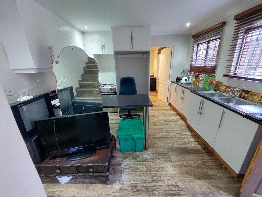 To Let 2 Bedroom Property for Rent in Clare Hills KwaZulu-Natal