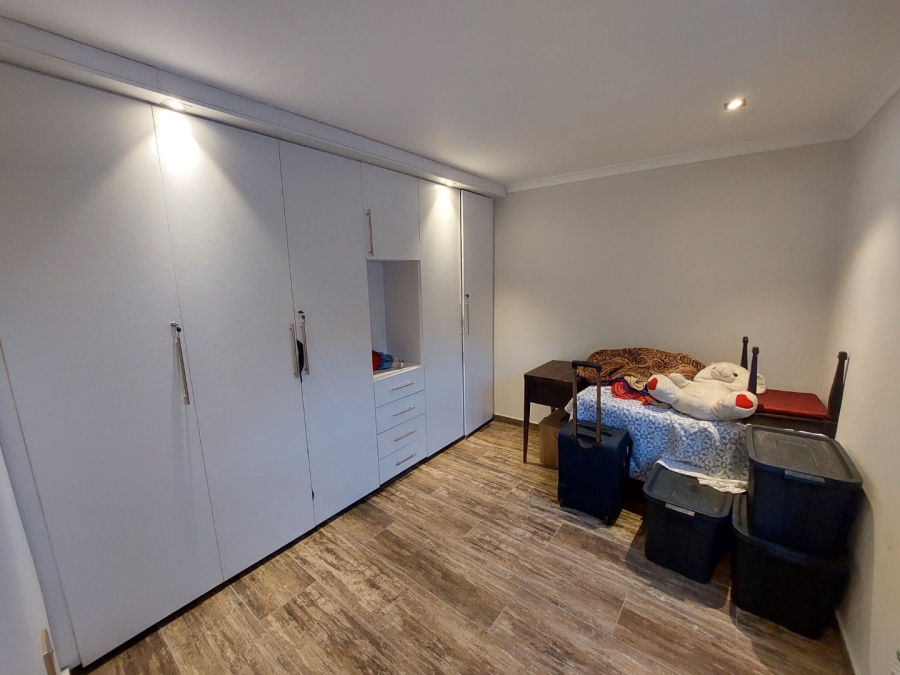 To Let 2 Bedroom Property for Rent in Clare Hills KwaZulu-Natal