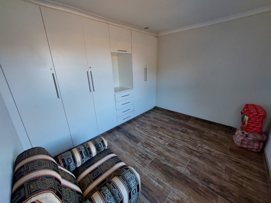 To Let 2 Bedroom Property for Rent in Clare Hills KwaZulu-Natal