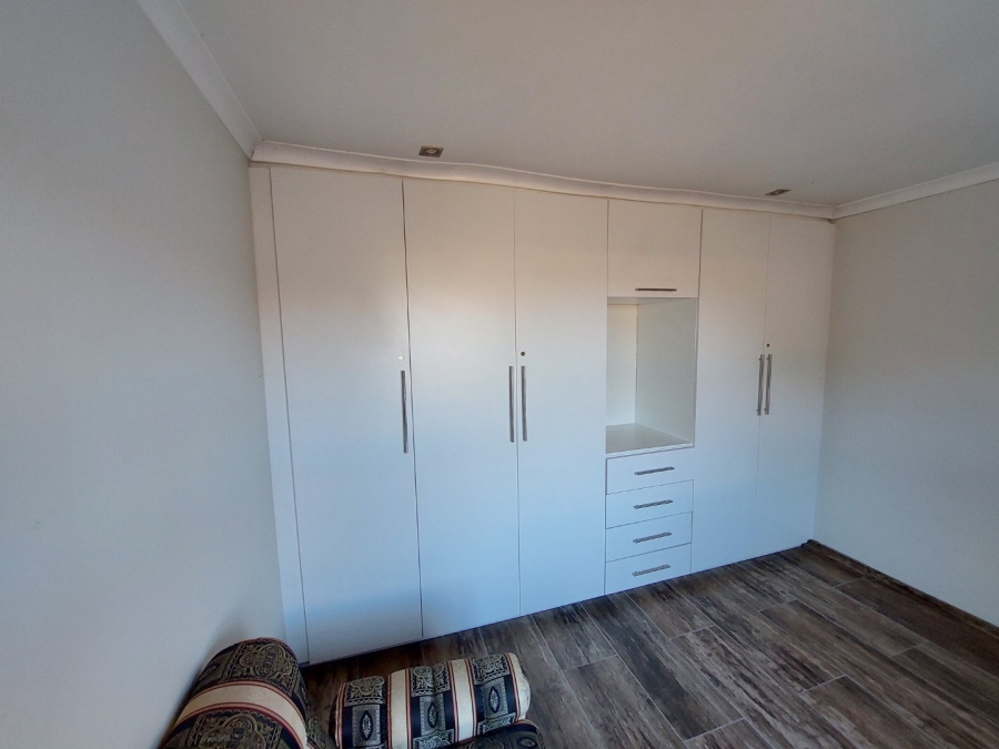 To Let 2 Bedroom Property for Rent in Clare Hills KwaZulu-Natal