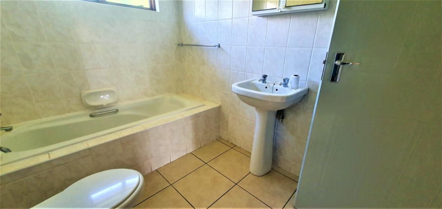 4 Bedroom Property for Sale in St Michaels On Sea KwaZulu-Natal