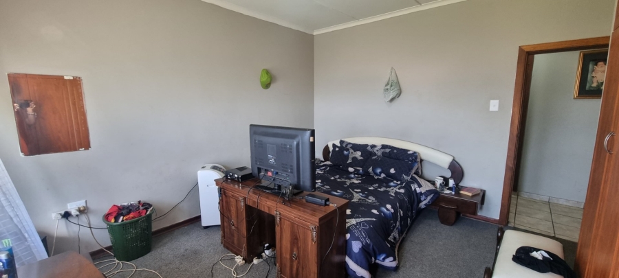 3 Bedroom Property for Sale in Port Edward KwaZulu-Natal