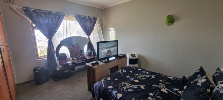 3 Bedroom Property for Sale in Port Edward KwaZulu-Natal