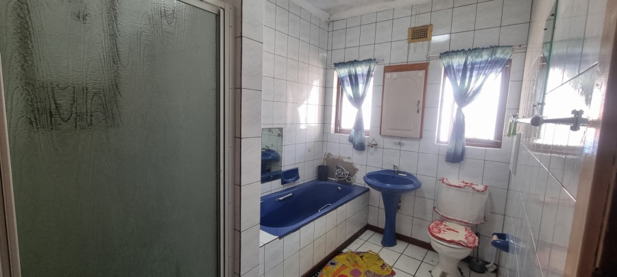 3 Bedroom Property for Sale in Port Edward KwaZulu-Natal