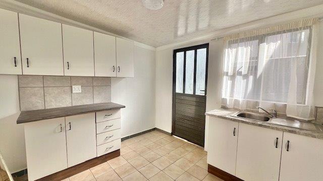 1 Bedroom Property for Sale in Uvongo KwaZulu-Natal