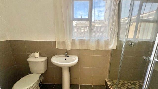1 Bedroom Property for Sale in Uvongo KwaZulu-Natal