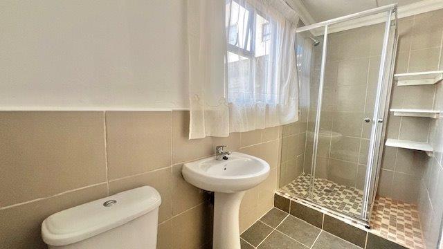 1 Bedroom Property for Sale in Uvongo KwaZulu-Natal