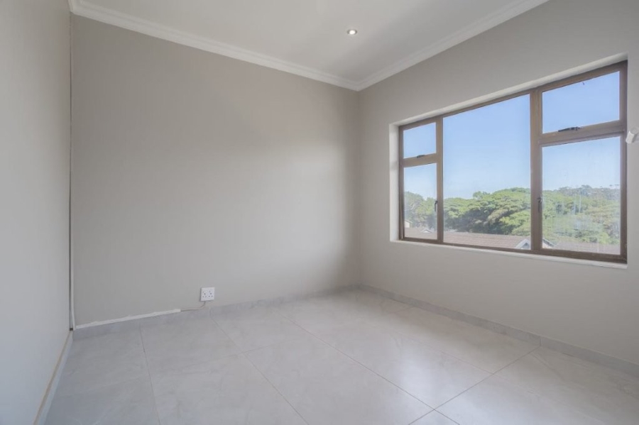3 Bedroom Property for Sale in Umtentweni KwaZulu-Natal