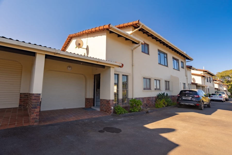 3 Bedroom Property for Sale in Umtentweni KwaZulu-Natal