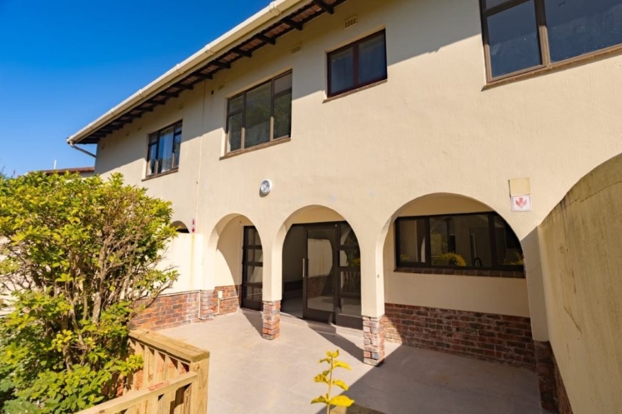 3 Bedroom Property for Sale in Umtentweni KwaZulu-Natal