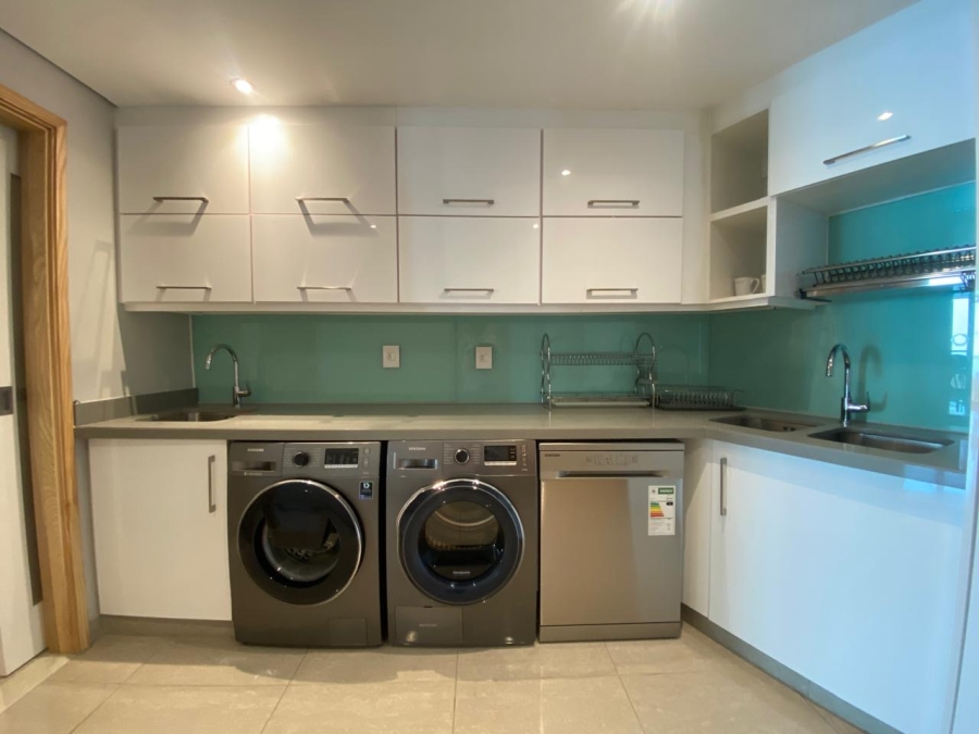 To Let 4 Bedroom Property for Rent in Umhlanga KwaZulu-Natal