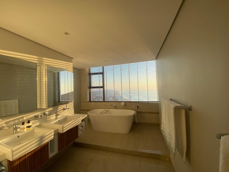 To Let 4 Bedroom Property for Rent in Umhlanga KwaZulu-Natal