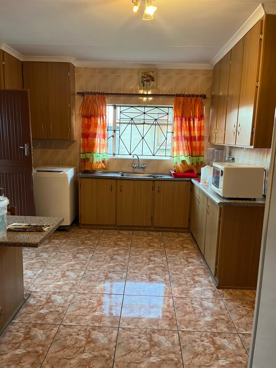  Bedroom Property for Sale in Acaciaville KwaZulu-Natal