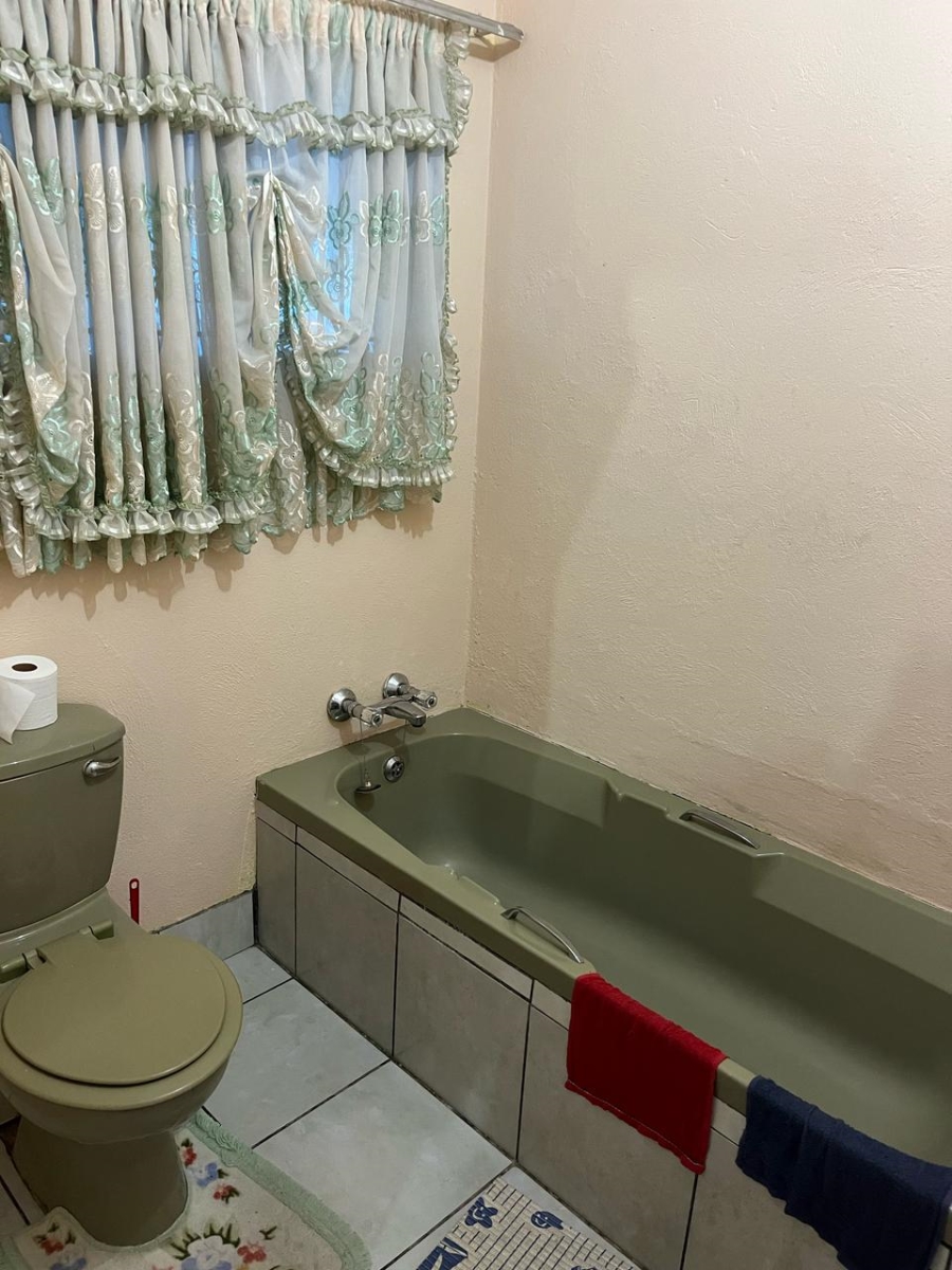  Bedroom Property for Sale in Acaciaville KwaZulu-Natal