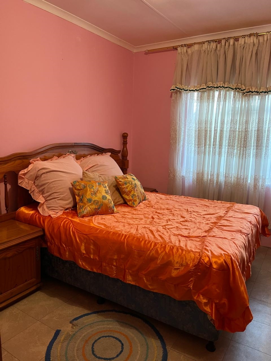  Bedroom Property for Sale in Acaciaville KwaZulu-Natal