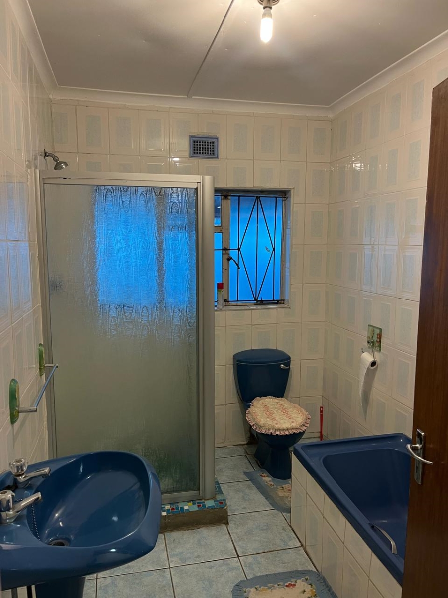  Bedroom Property for Sale in Acaciaville KwaZulu-Natal