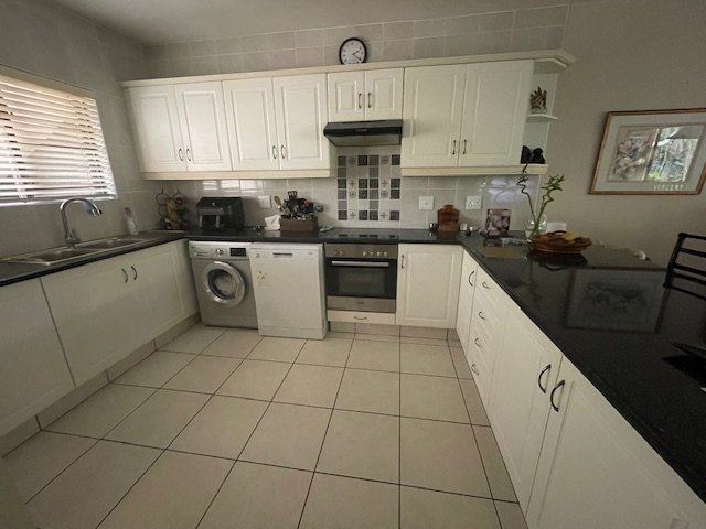 4 Bedroom Property for Sale in St Michaels On Sea KwaZulu-Natal