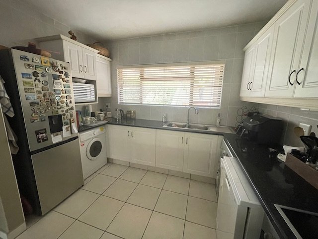 4 Bedroom Property for Sale in St Michaels On Sea KwaZulu-Natal