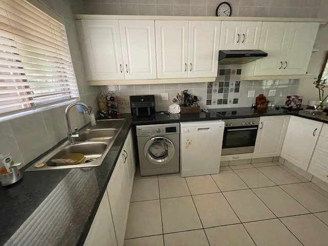 4 Bedroom Property for Sale in St Michaels On Sea KwaZulu-Natal
