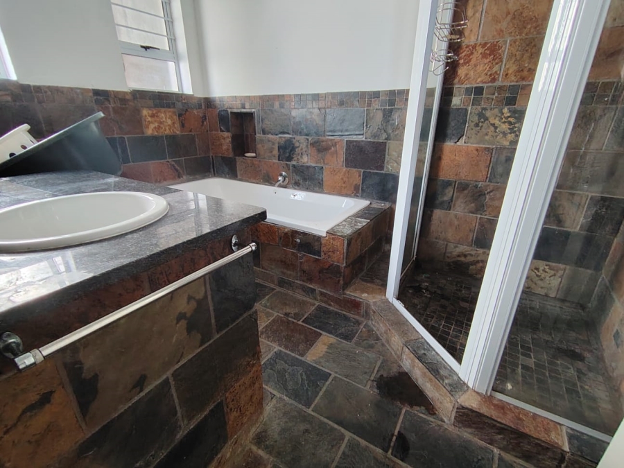 5 Bedroom Property for Sale in Palm Beach KwaZulu-Natal