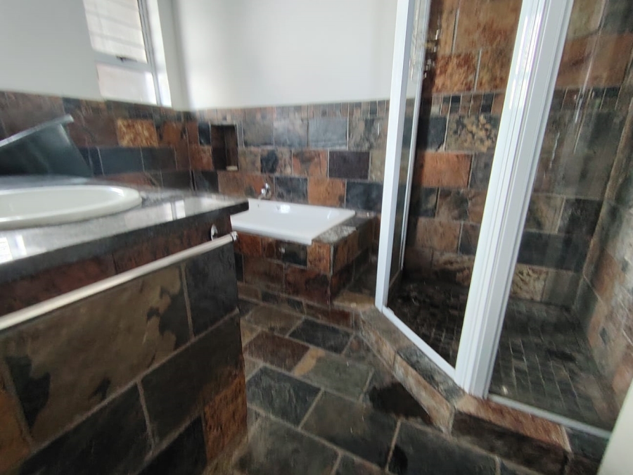 5 Bedroom Property for Sale in Palm Beach KwaZulu-Natal