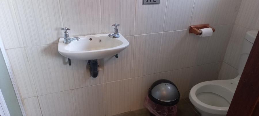 To Let 2 Bedroom Property for Rent in Oslo Beach KwaZulu-Natal