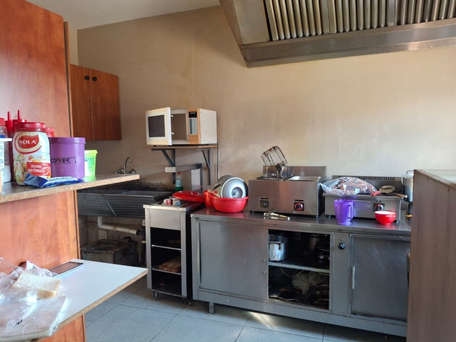  Bedroom Property for Sale in Uvongo Beach KwaZulu-Natal