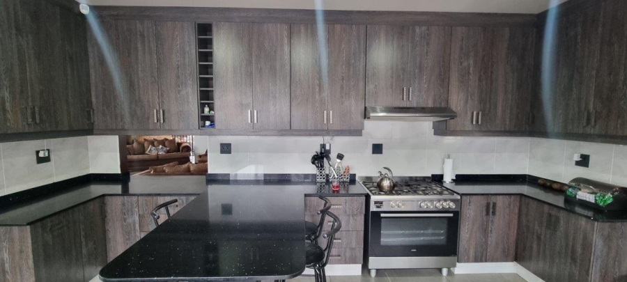 4 Bedroom Property for Sale in Catalina Bay KwaZulu-Natal