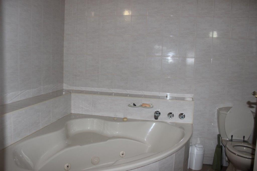3 Bedroom Property for Sale in Umtentweni KwaZulu-Natal